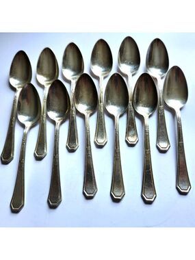 Rogers Mayfair Pattern Teaspoons Silver Plate 5 1/2 Inch Length Lot of 12